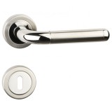 GIULIA KILINCSGARNITÚRA ROZETTÁS KULCSOS INOX MAESTRO 110ER231B63 AJTÓKILINCS GARNITÚRA BELTÉRI