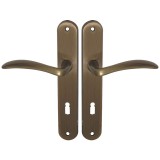 RAFFAELLA KILINCSGARNITÚRA 90mm KULCSOS SÚROLT BRONZ MAESTRO 103696940121 AJTÓKILINCS GARNITÚRA BELTÉRI